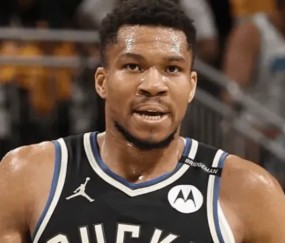 乐鱼网页版登录入口官网-掘记：字母哥有点像24年受伤后的恩比德，动作谨慎&amp;amp;弯腰弓背